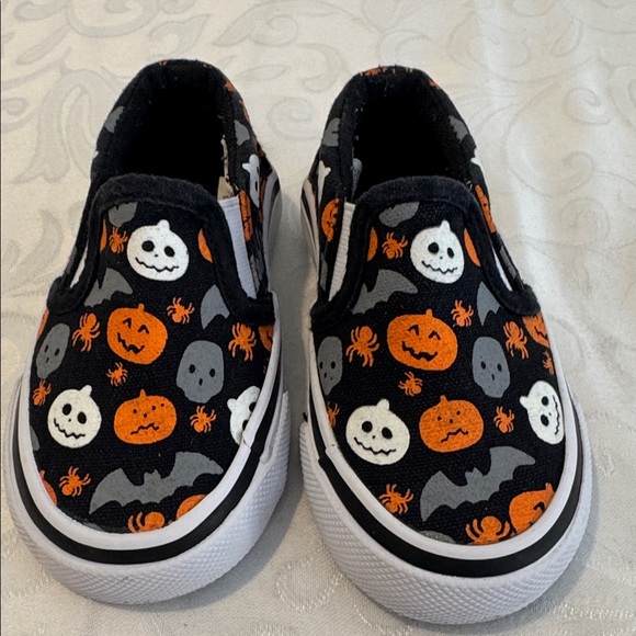 🌟3/$15🌟 🎃 Tommy Bahama Slip On Sneakers. Size 5. - Picture 4 of 8